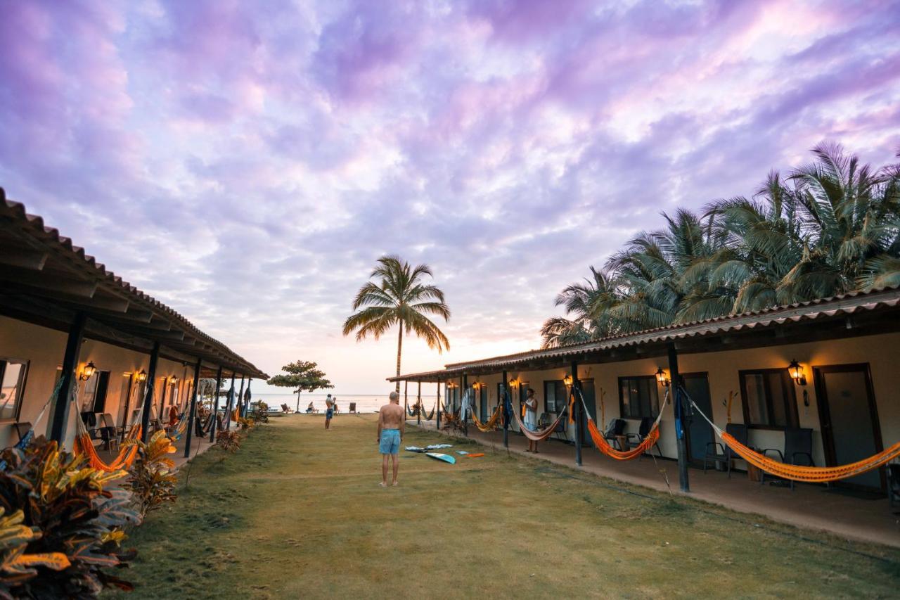 Break & Surf Camp De Hotel