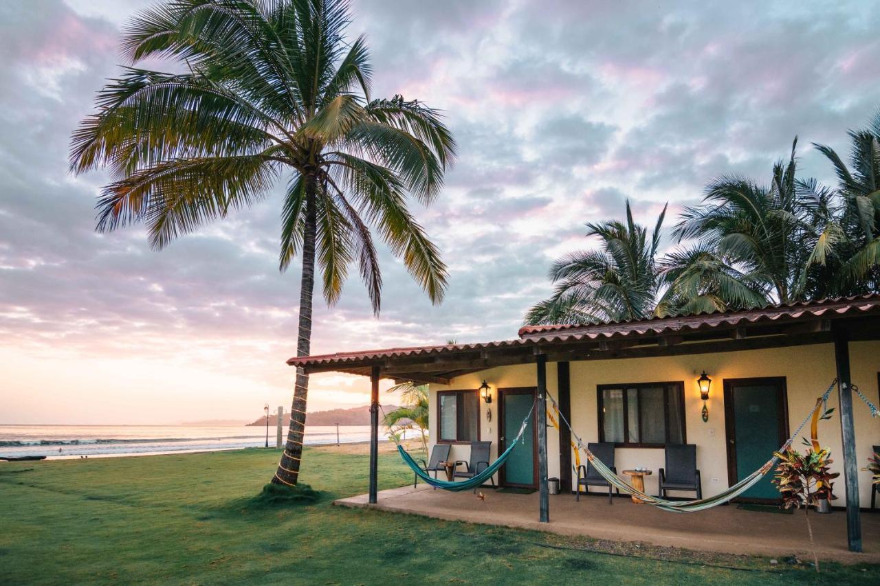 Break & Surf Camp De 3*
