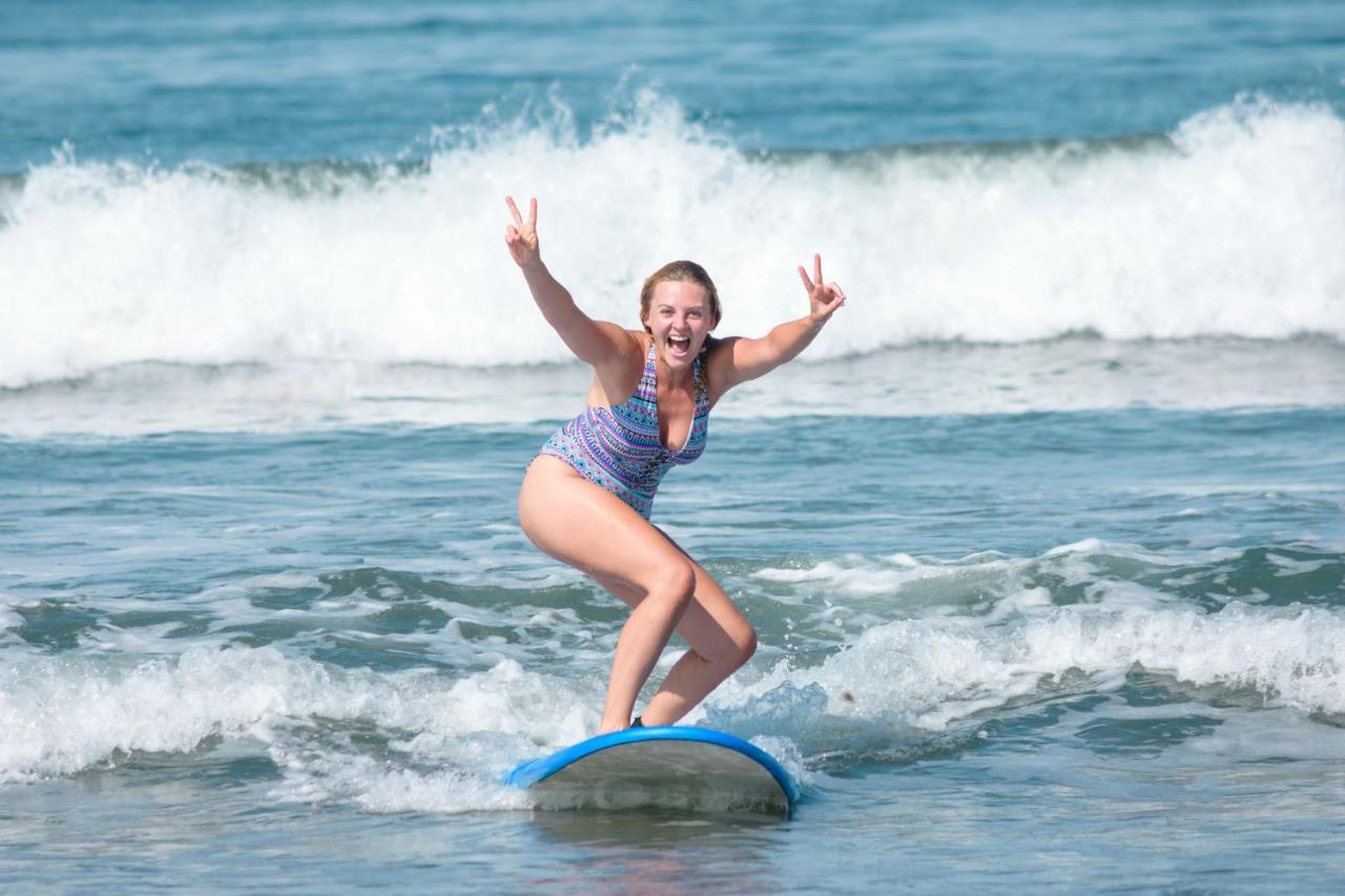 Break & Surf Camp De Hotel 3*